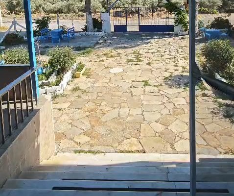 Doğal taş döşeli avlu